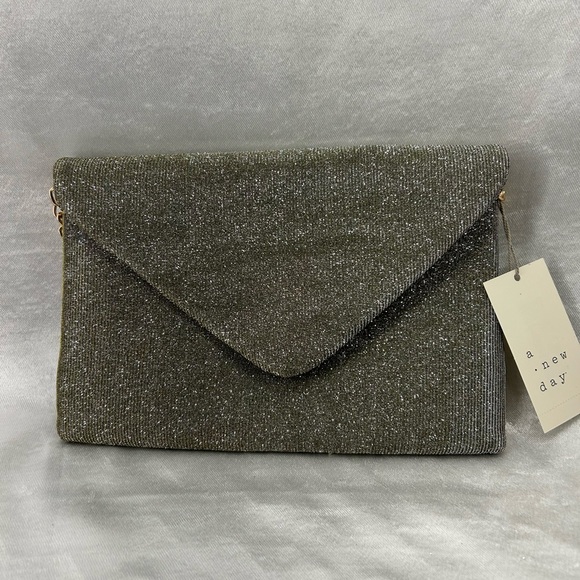 A new day Clutch or Crossbody bag - Picture 3 of 11